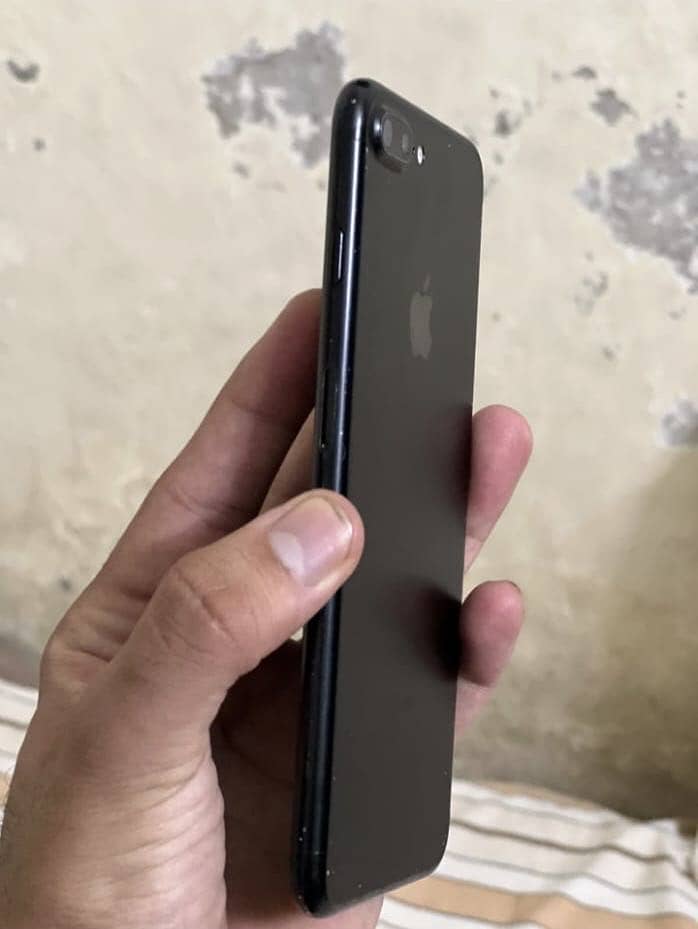 Apple iPhone 7 Plus 4