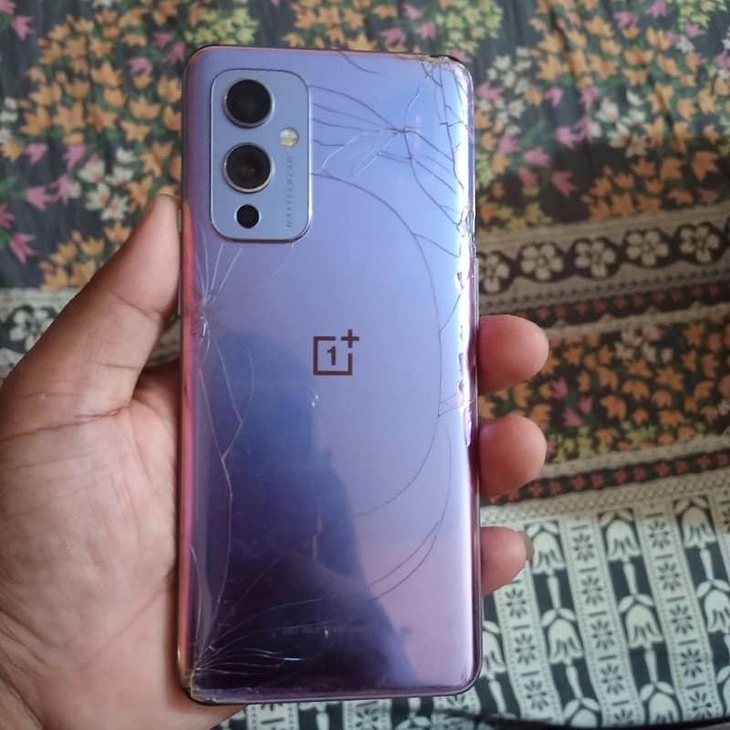 One Plus 9 5G 1