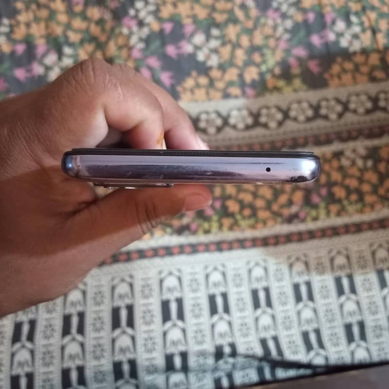 One Plus 9 5G 4