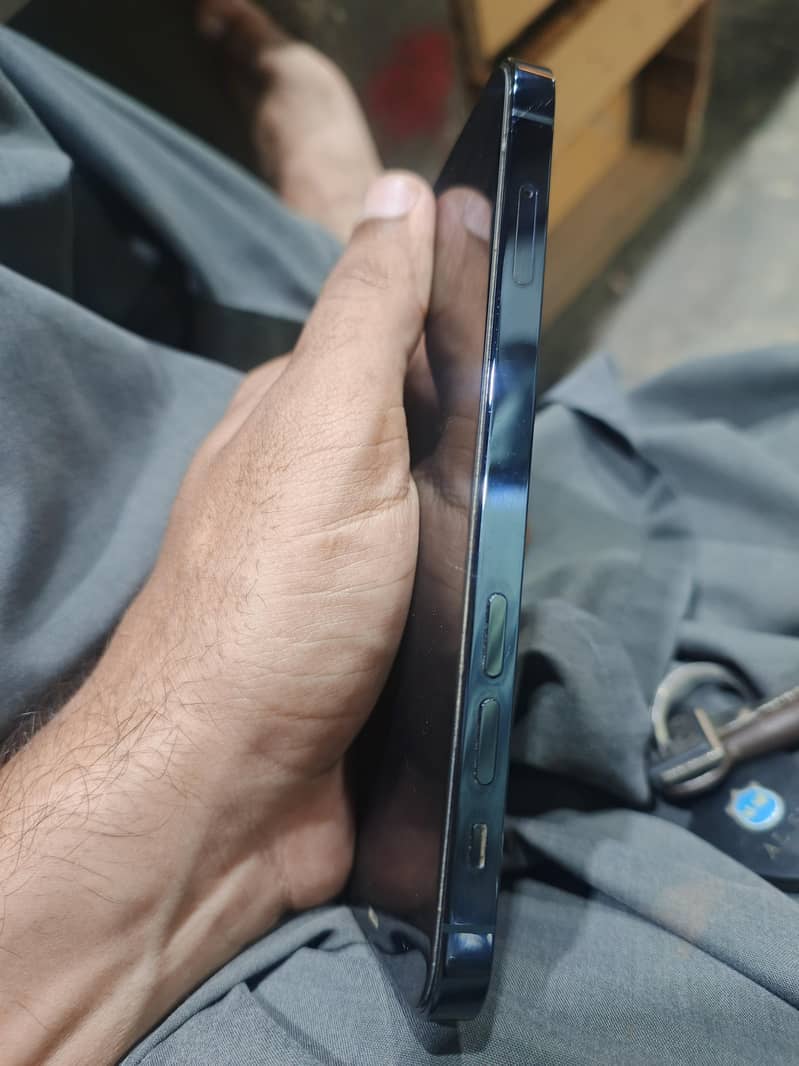 Apple iPhone 12 Pro 4