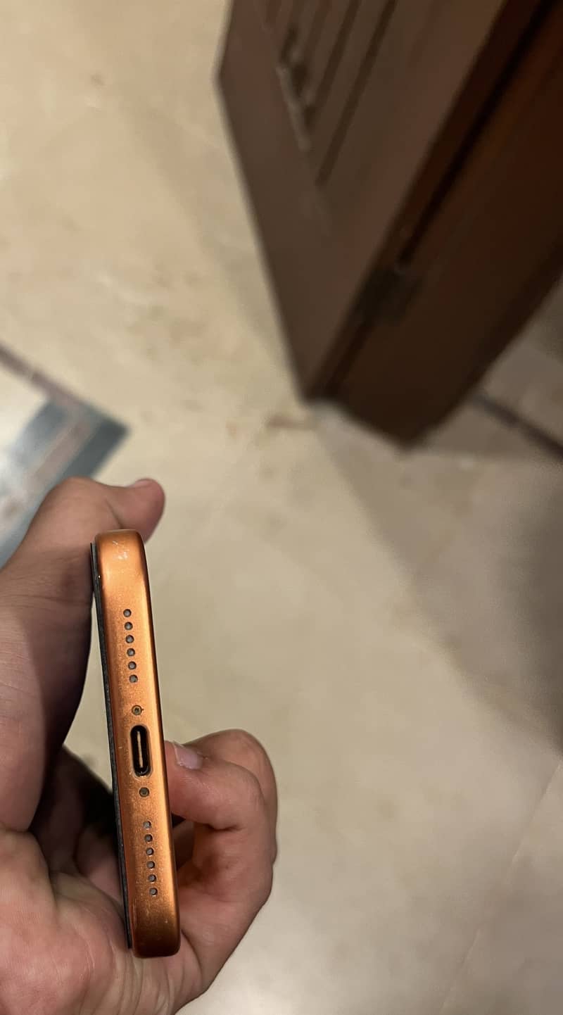 Apple iPhone 17 Pro Max 4