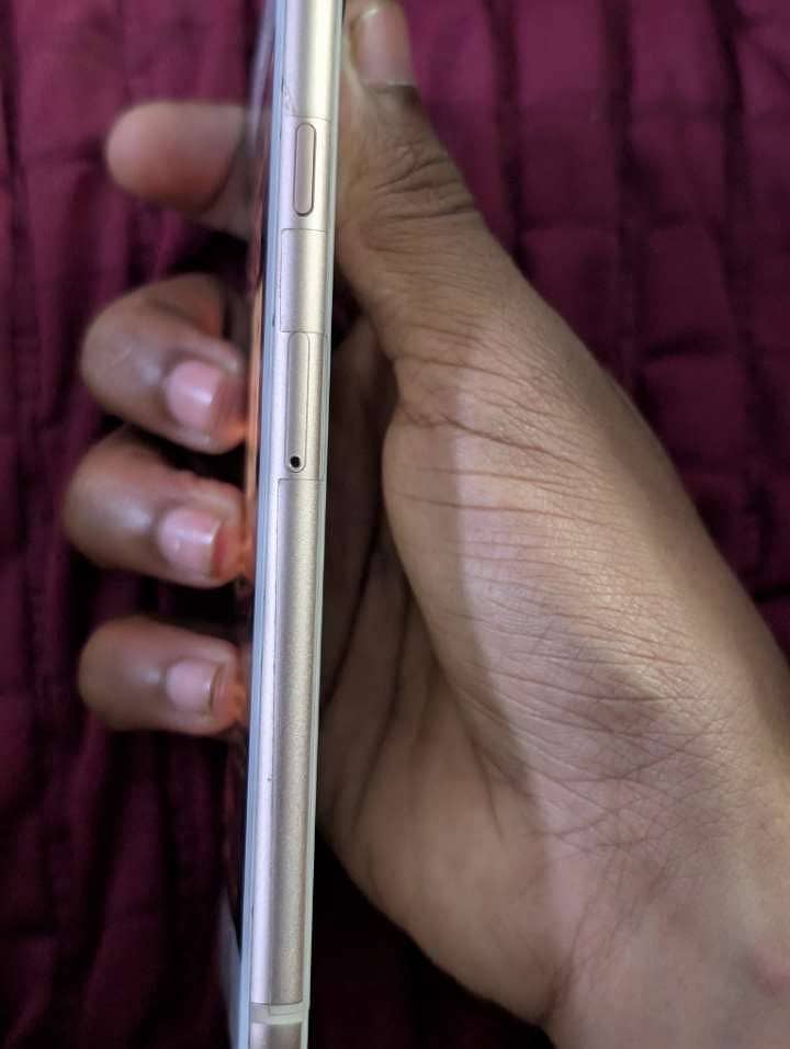 Apple iPhone 8 6