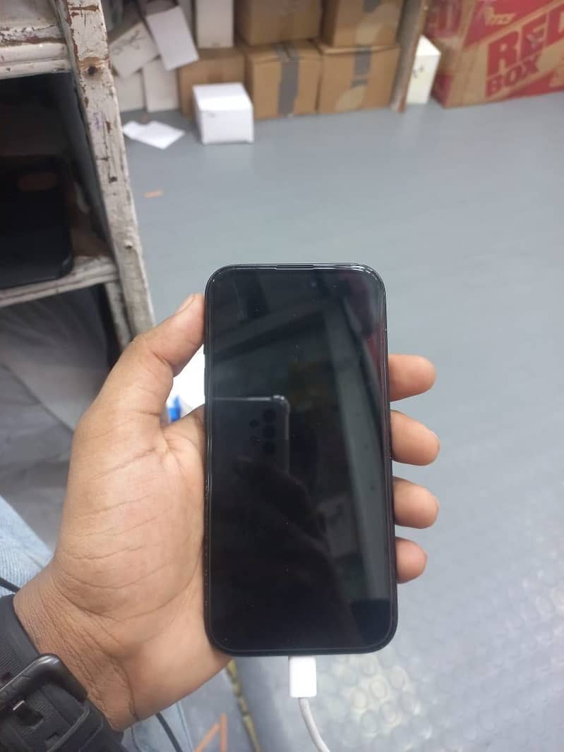 Apple iPhone 15 4