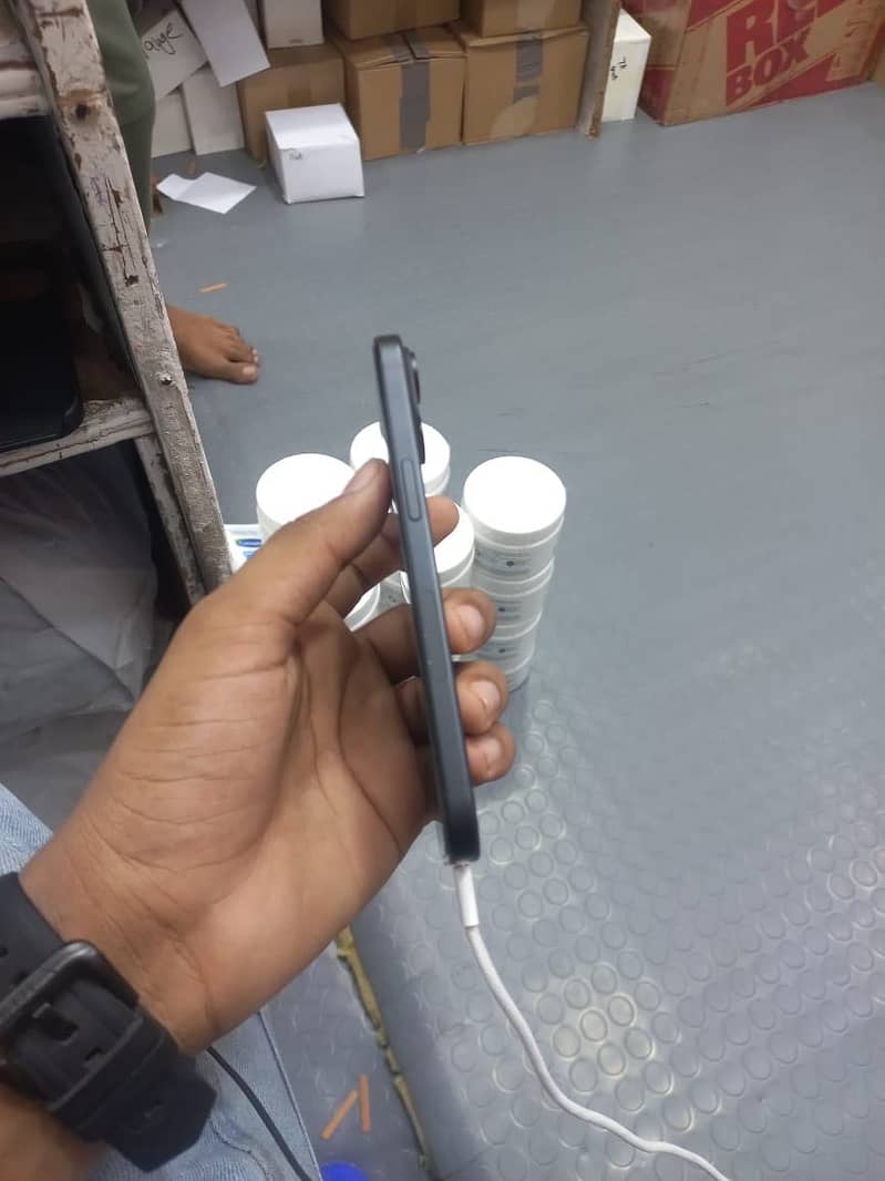 Apple iPhone 15 5