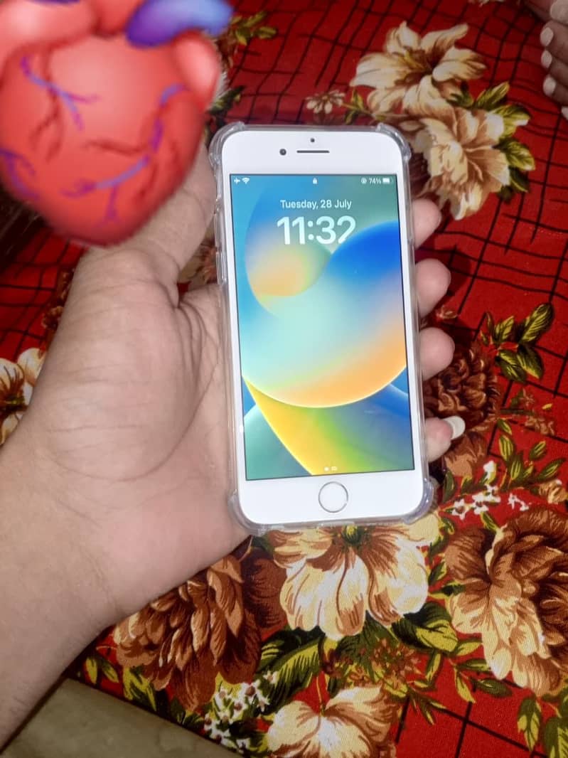 Apple iPhone 8 0