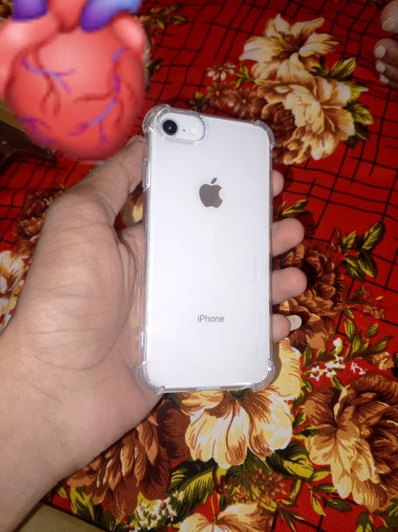 Apple iPhone 8 1
