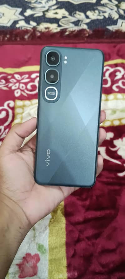 Vivo Y21d  /  6+ month warrenty  / 10/10 condition