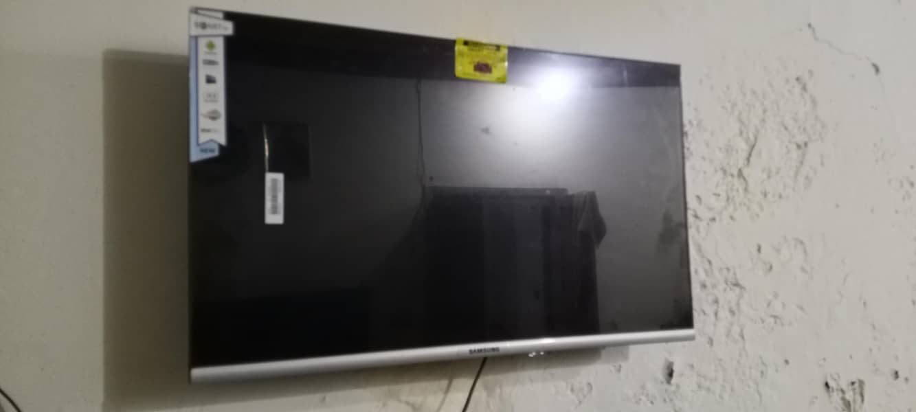 Good Condition 10/10 Android LED. . . 0