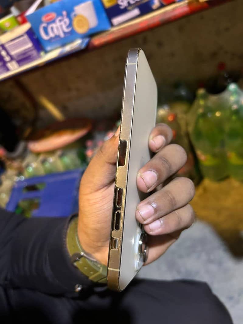iphone 14 pro max 5