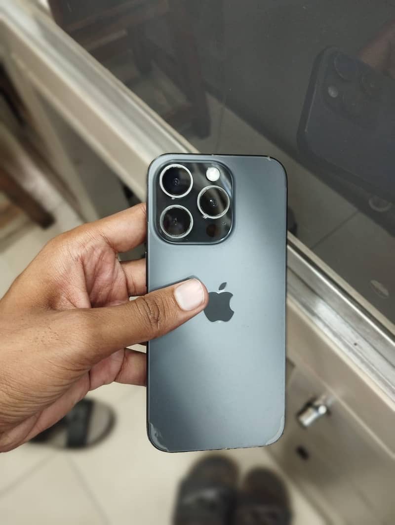 Apple iPhone 15 Pro 0