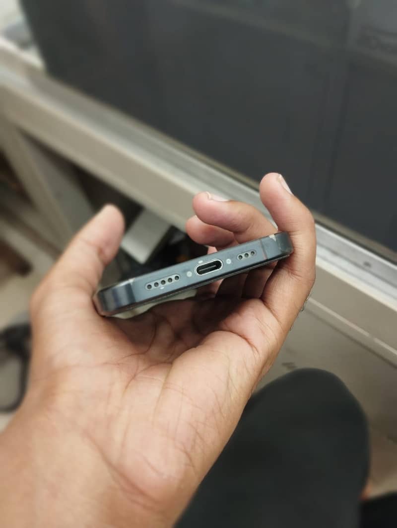 Apple iPhone 15 Pro 5