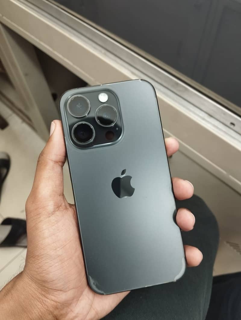 Apple iPhone 15 Pro 6