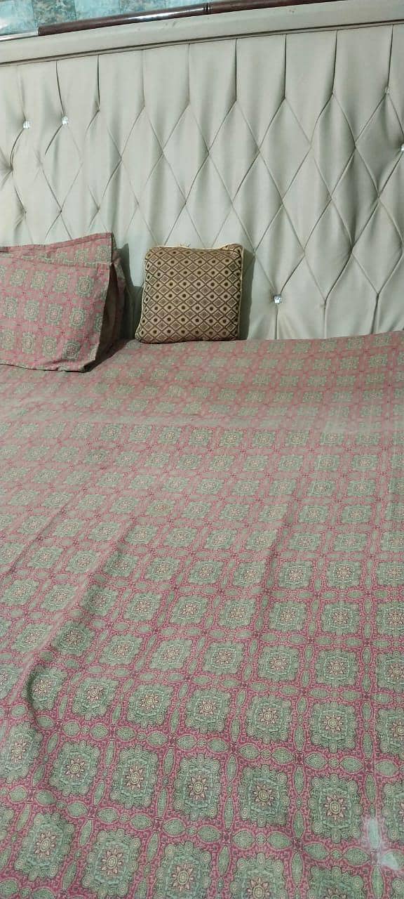 Jambo size Bed 1