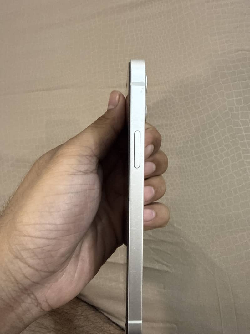 Apple iPhone 12 3