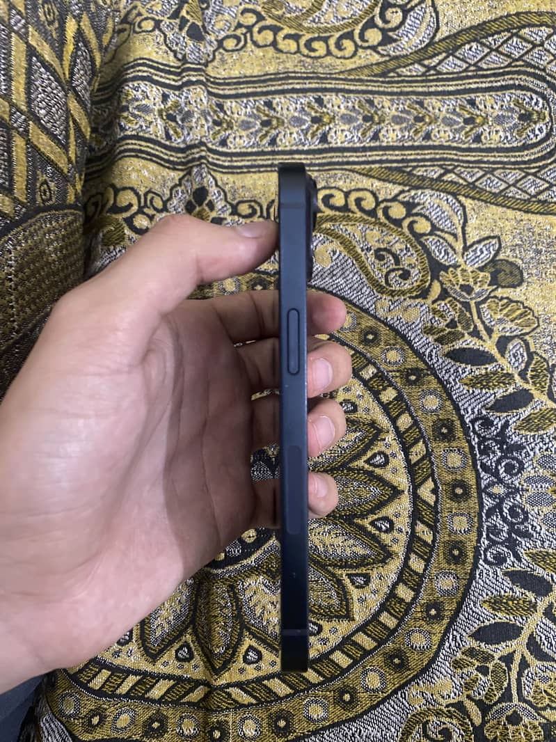Apple iPhone 14 2