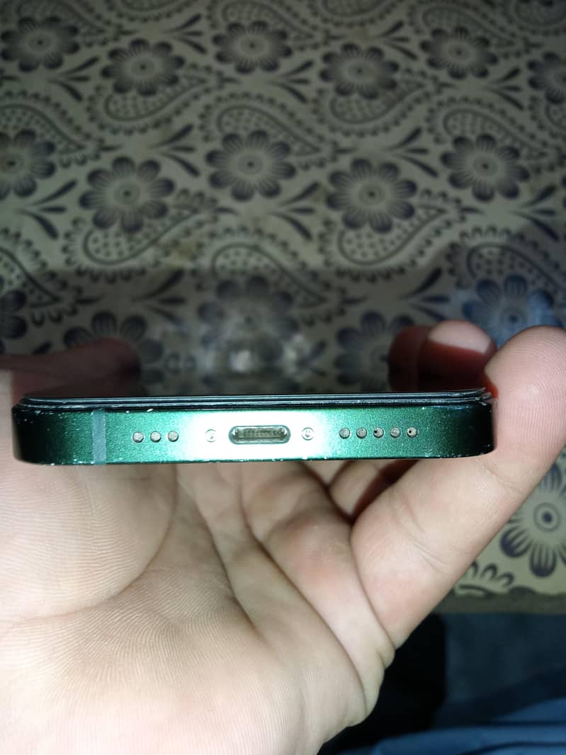 Apple iPhone 13 1