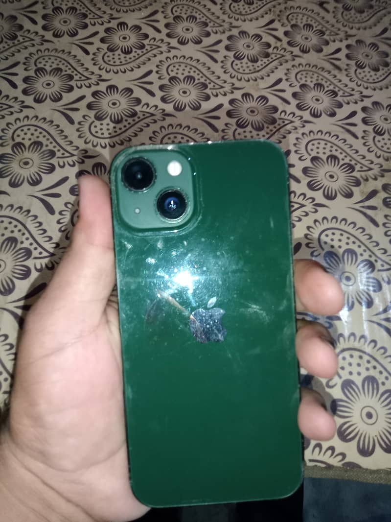 Apple iPhone 13 4