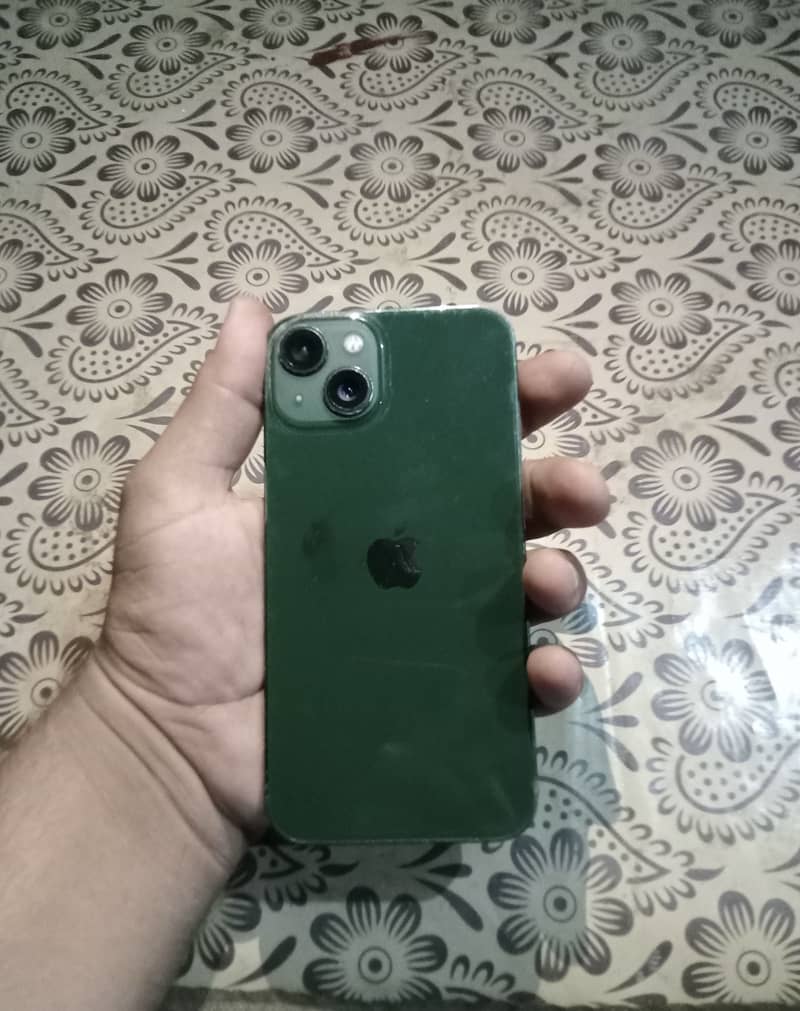 Apple iPhone 13 6