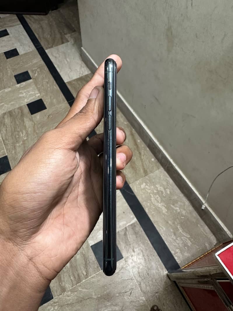 Apple iPhone 11 Pro Max 0
