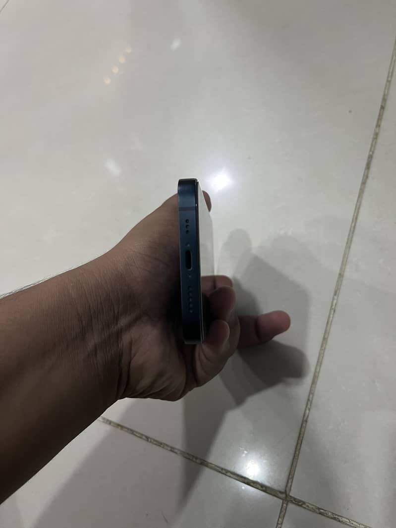 Apple iPhone 13 3