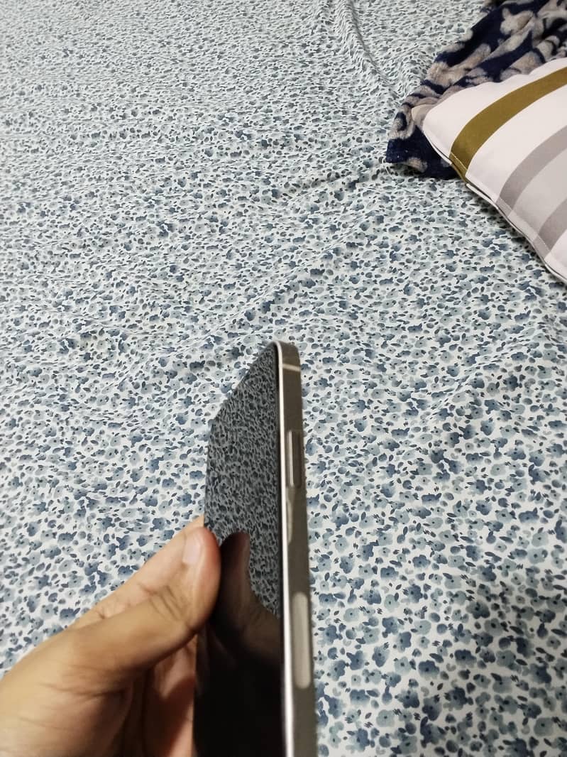 Apple iPhone 12 2