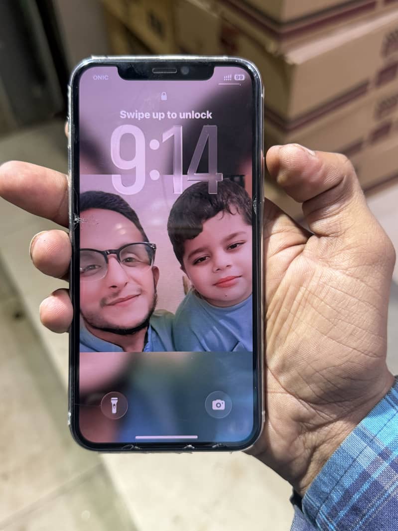Apple iPhone 11 Pro 4