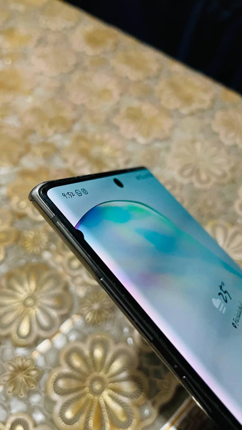 Samsung Mobile Note 10 Plus 1
