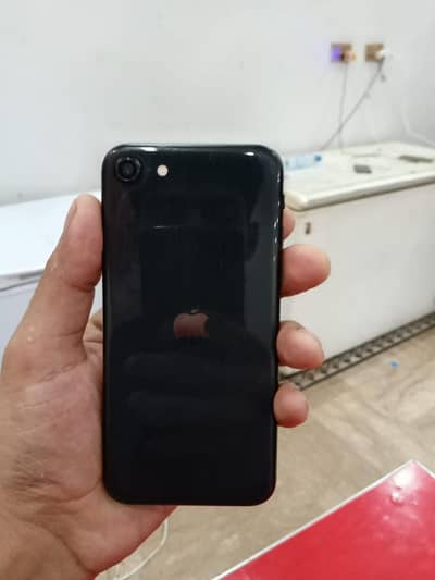 Apple iPhone SE
