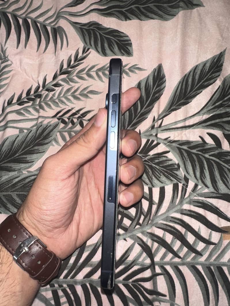Apple iPhone 15 Pro Max 5