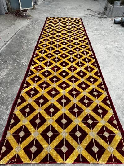 Premium Gold Traditional Floral Carpet – New
