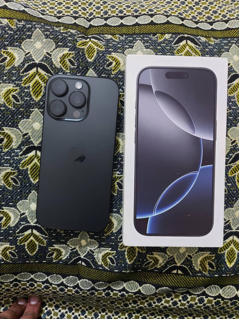 Apple iPhone 16 Pro 0