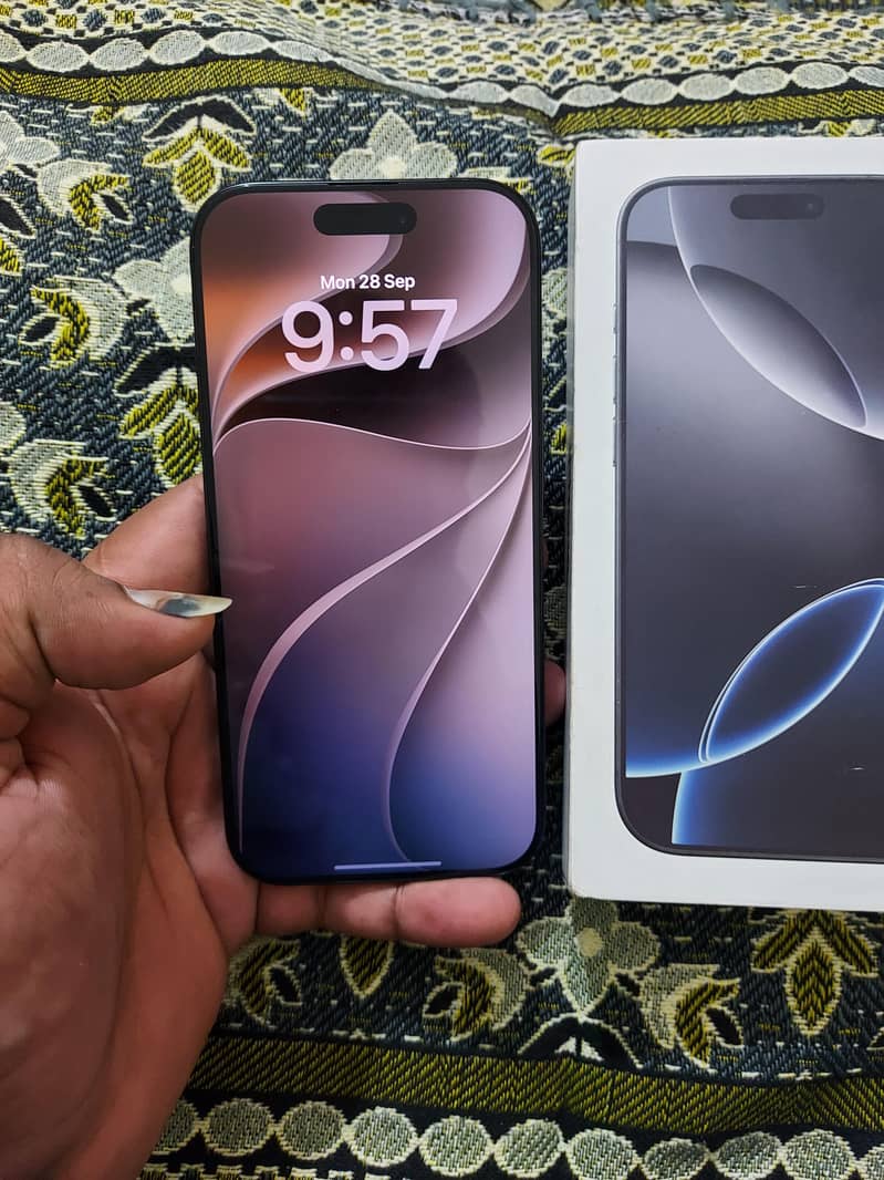 Apple iPhone 16 Pro 6