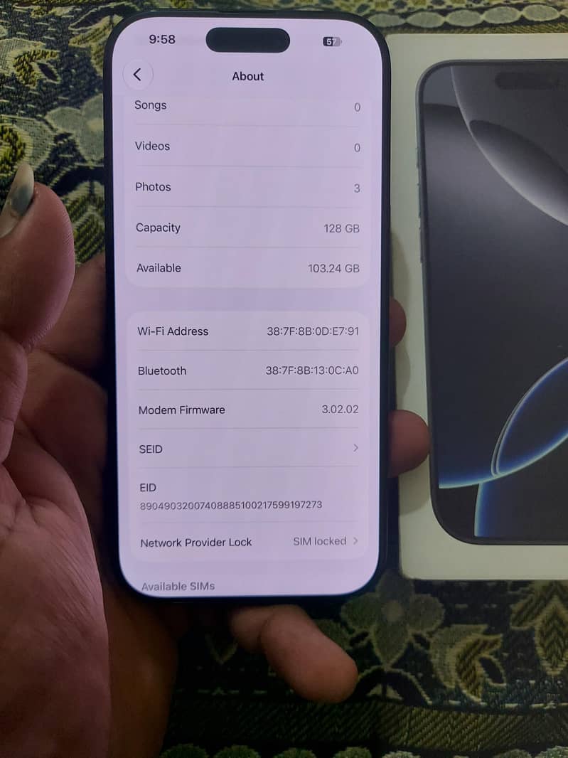 Apple iPhone 16 Pro 8