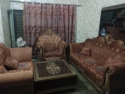 complete sofa set with table in excellent condition