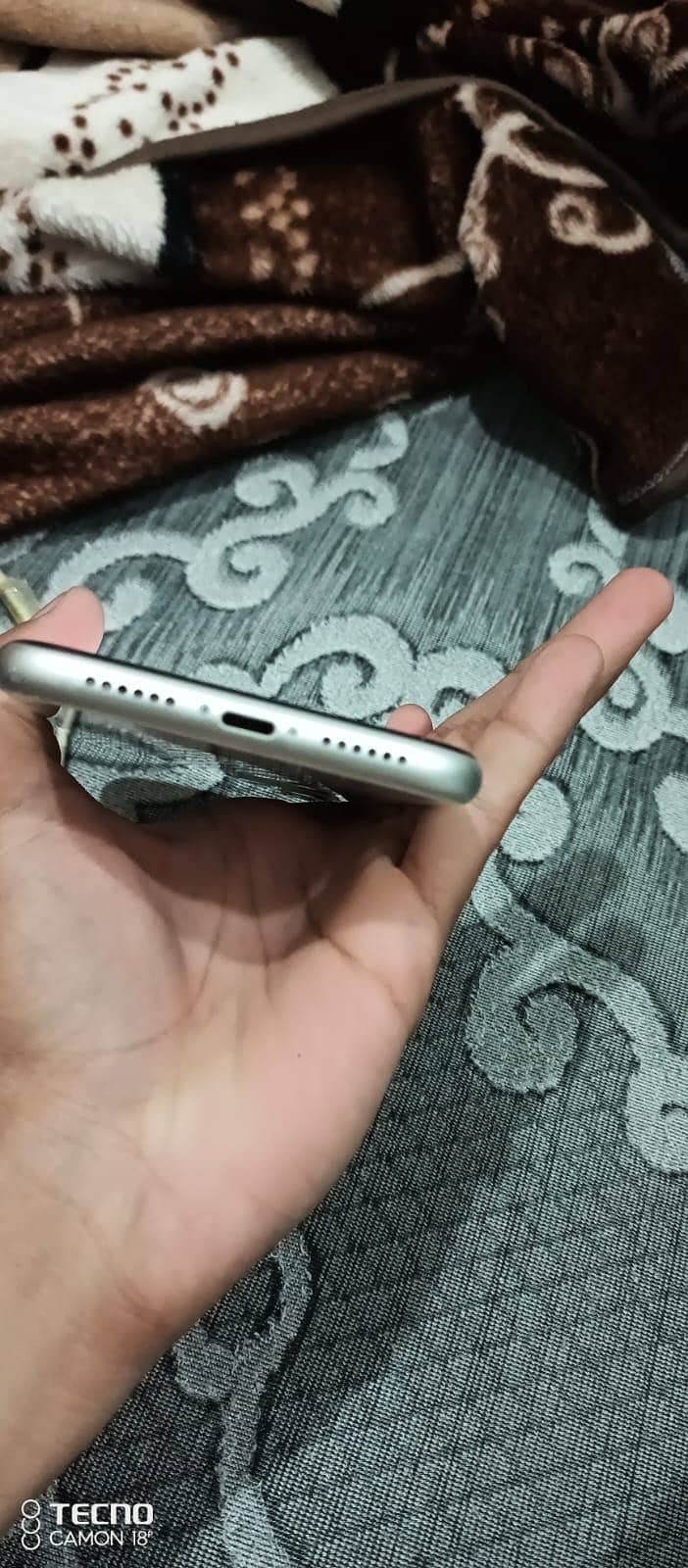 Apple iPhone 11 4