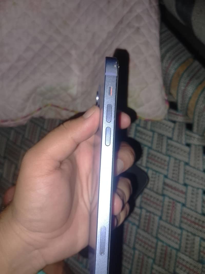 Apple iPhone 12 2