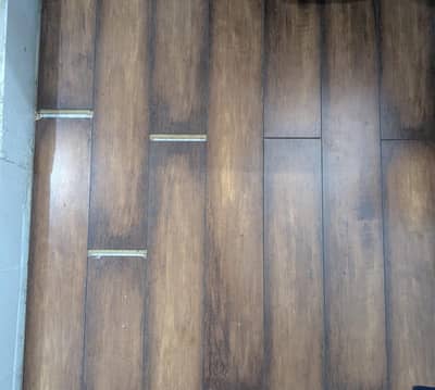 Wooden vinyle flooring slide tiles . . . .