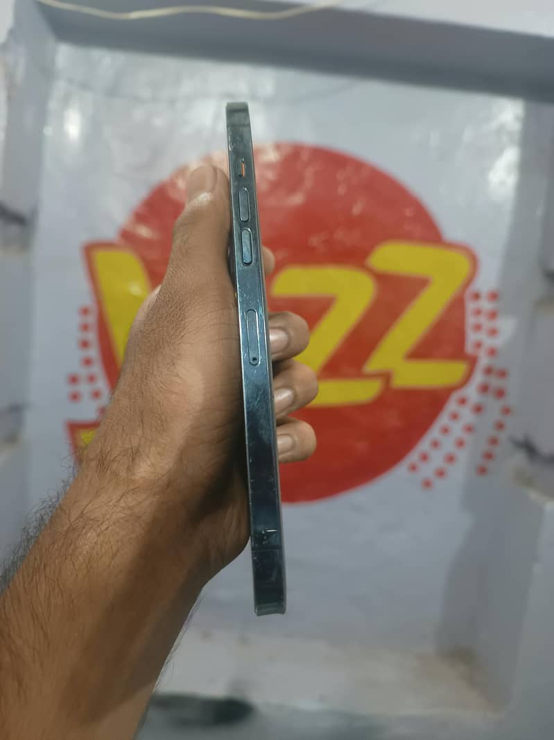 Apple iPhone 12 Pro Max 4