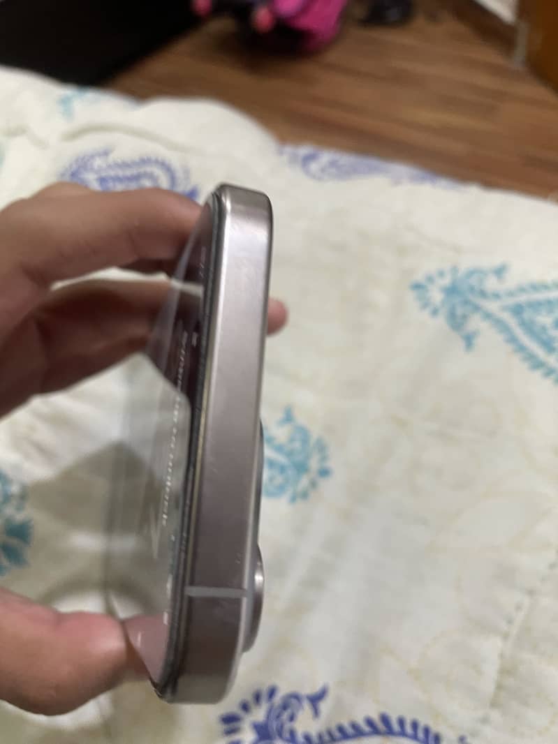 Apple iPhone 15 Pro Max 3