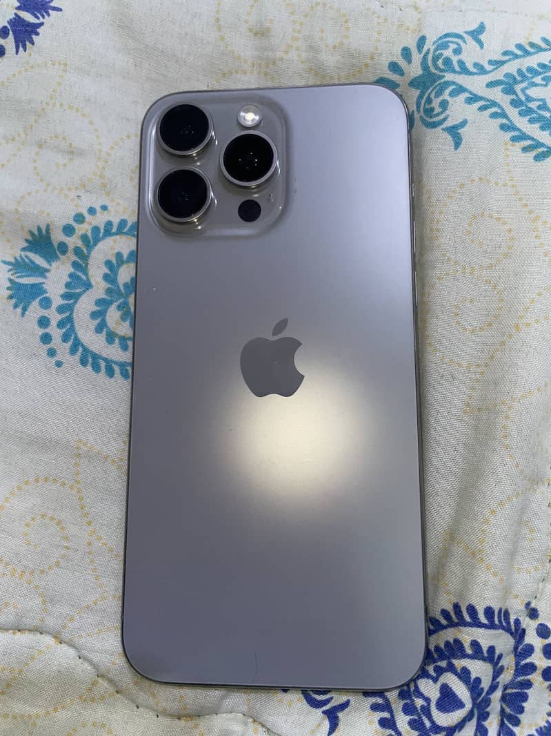 Apple iPhone 15 Pro Max 5