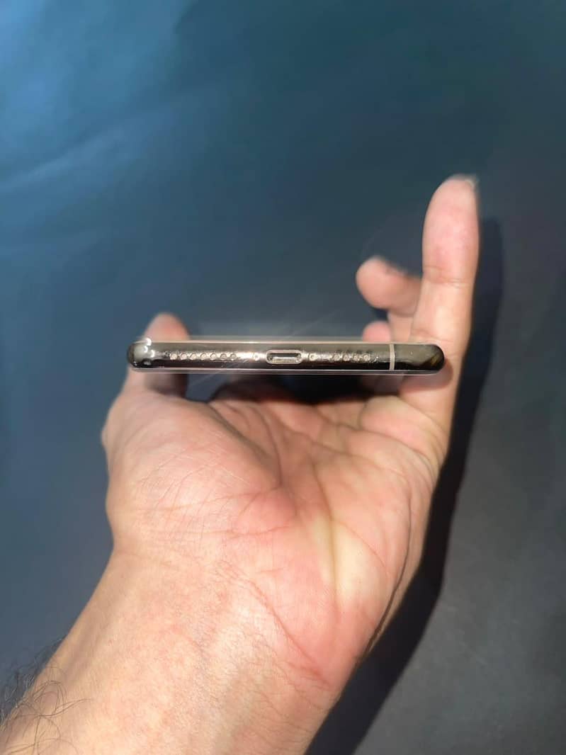 Apple iPhone XS Max 2