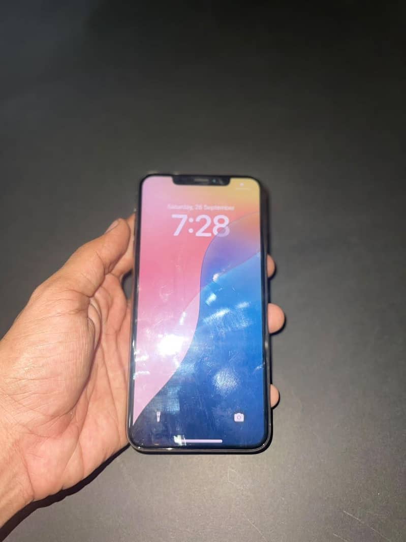 Apple iPhone XS Max 5
