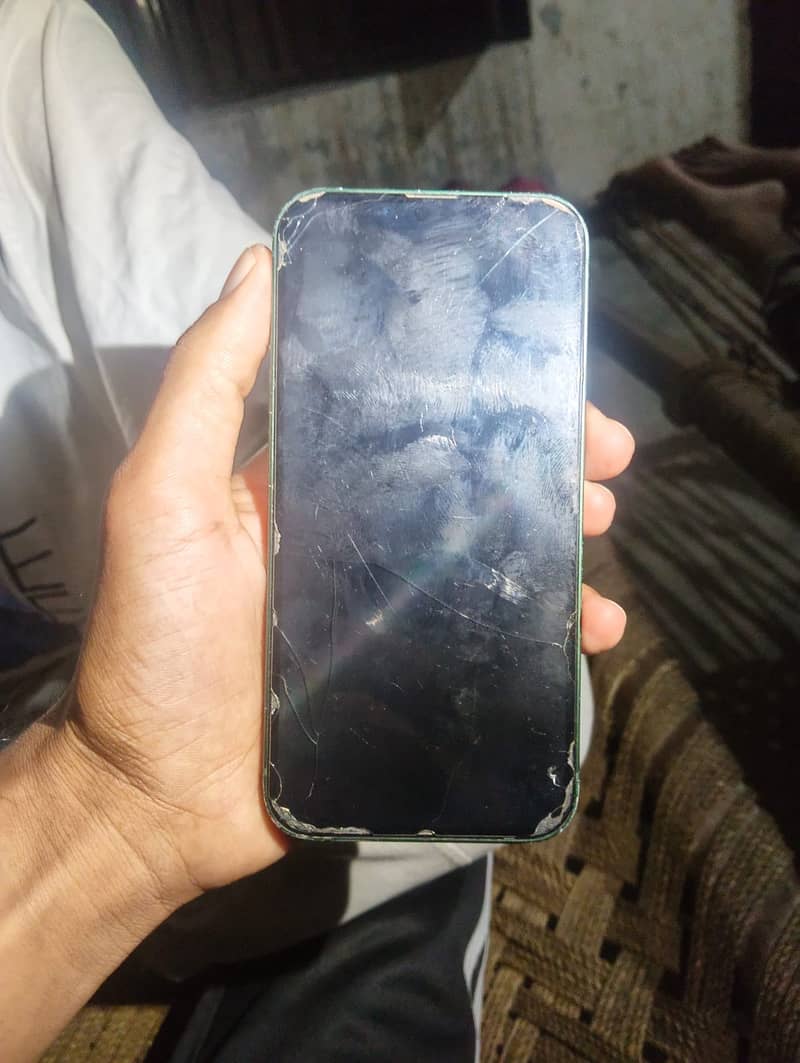 Apple iPhone 13 1