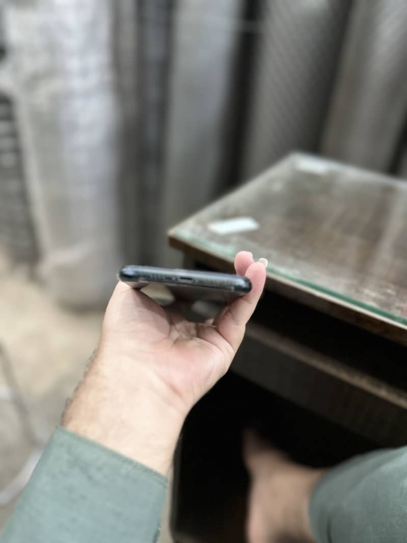 Apple iPhone 11 Pro Max 1
