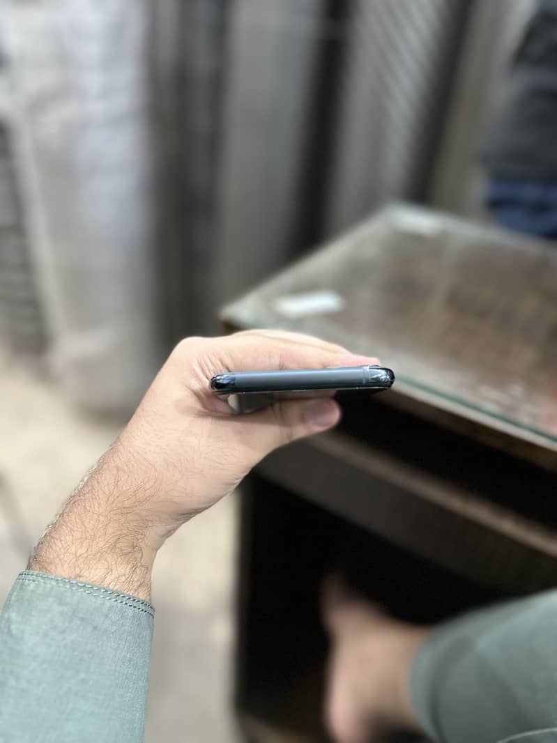 Apple iPhone 11 Pro Max 3