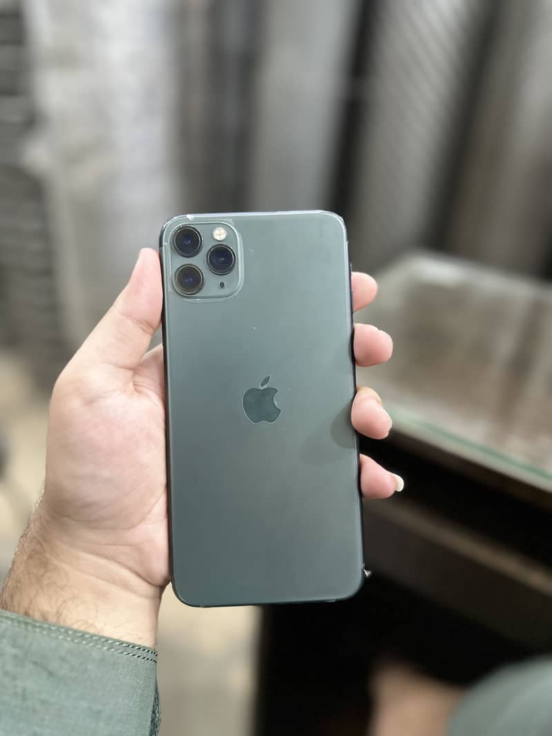 Apple iPhone 11 Pro Max 4