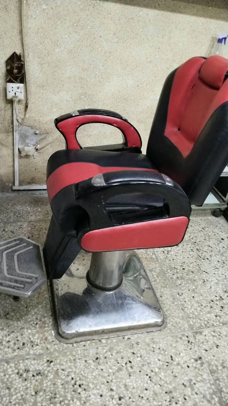 Barber chairs 0