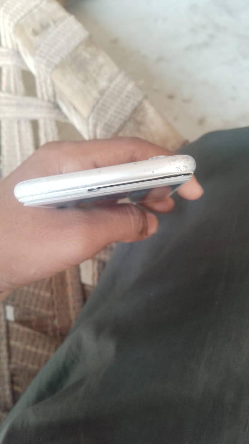 Apple iPhone 6S 1