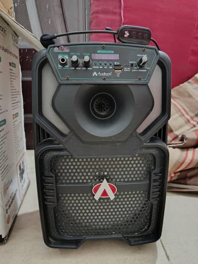 audionic speaker Q-30 like A brand New with RGB lights