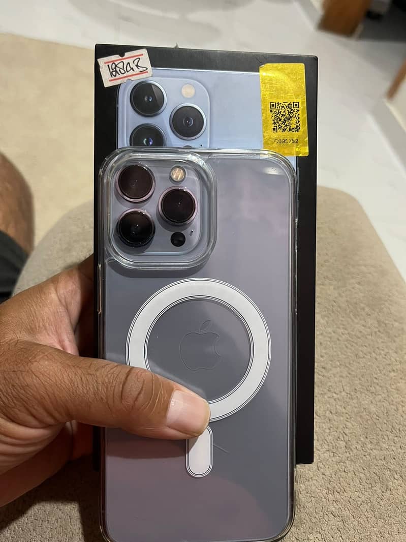 Apple iPhone 13 Pro Max 0